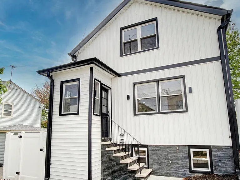 120 Alabama Ave #2 — Photo 1