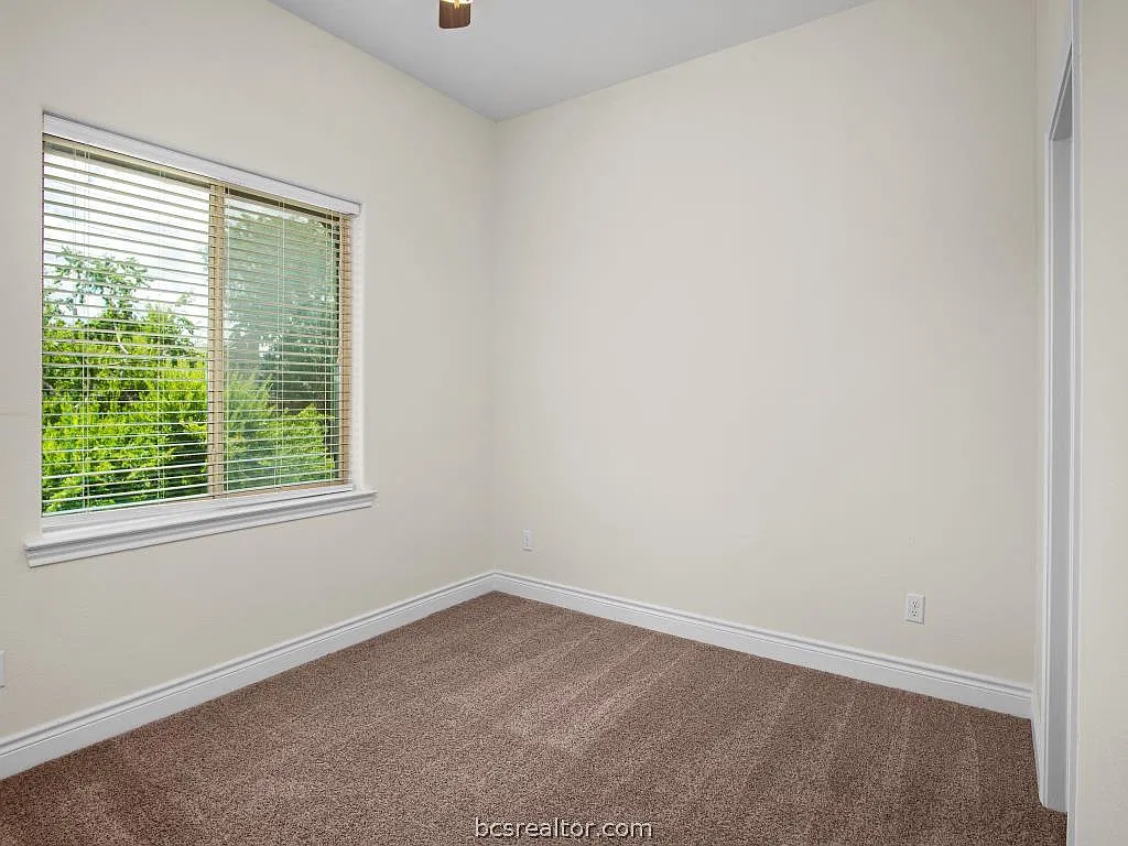2 bed, 2.5 bath, 1170 sqft, $1,325 — Photo 4