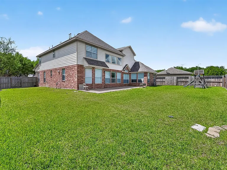 1311 Rene Ct — Photo 44