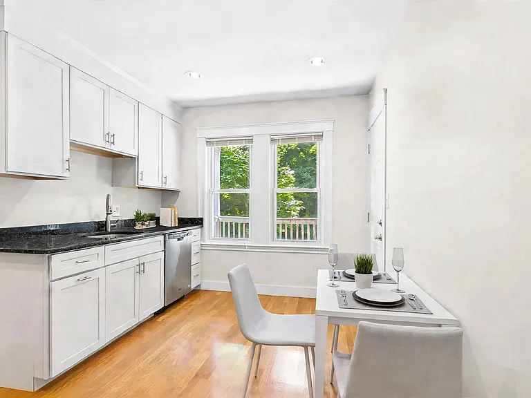 9 Bailey St #3 — Photo 3
