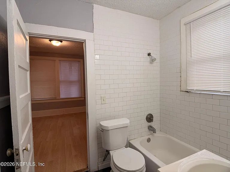 511 Ivy St — Photo 10