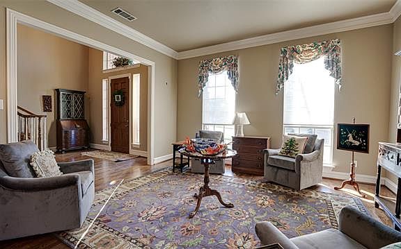5th image of 1300 Westmont Ct