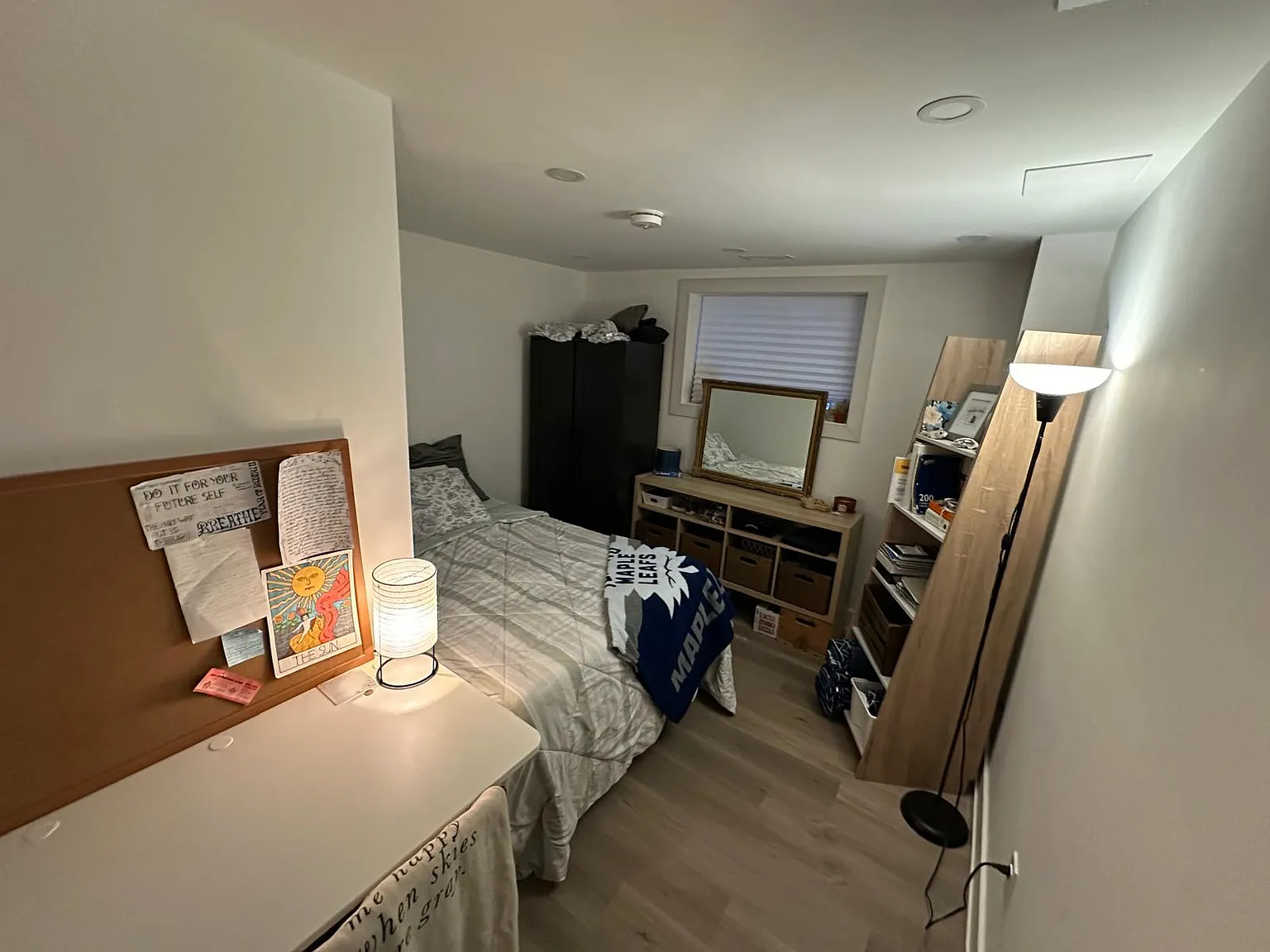 4 bed, $925 — Photo 1