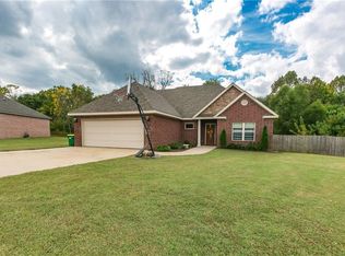 5869 Cord Ave, Springdale, AR 72762