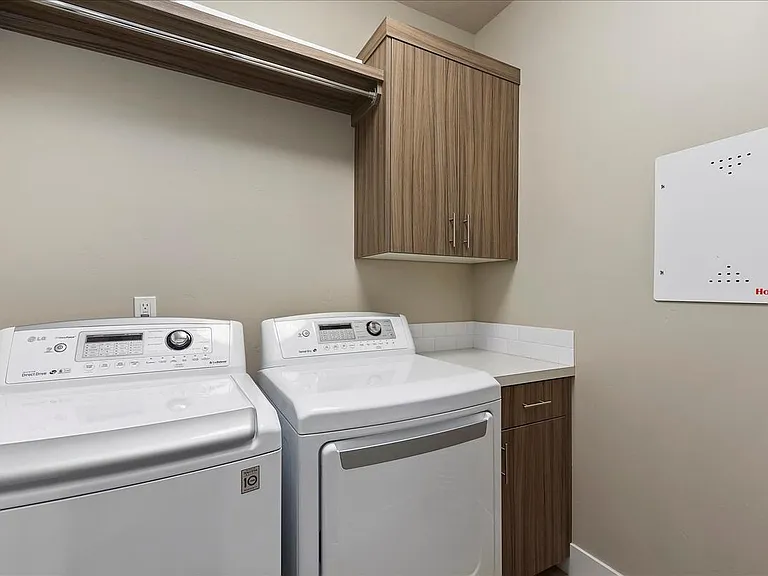 1421 E Lone Creek Dr — Photo 30