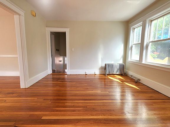 2nd image of 119 Nottinghill Rd #2