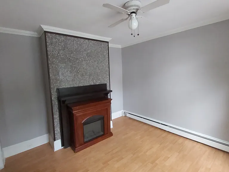 6303 Chebucto Rd — Photo 1