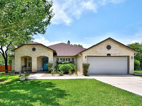 3rd image of 677 Bella Vista Cir