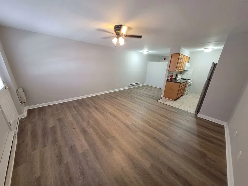 Majestic Court Apartments