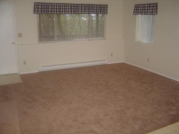 2nd image of 21522 Marine Dr #B