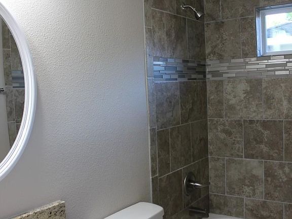 4th image of 8751 SE 162nd St