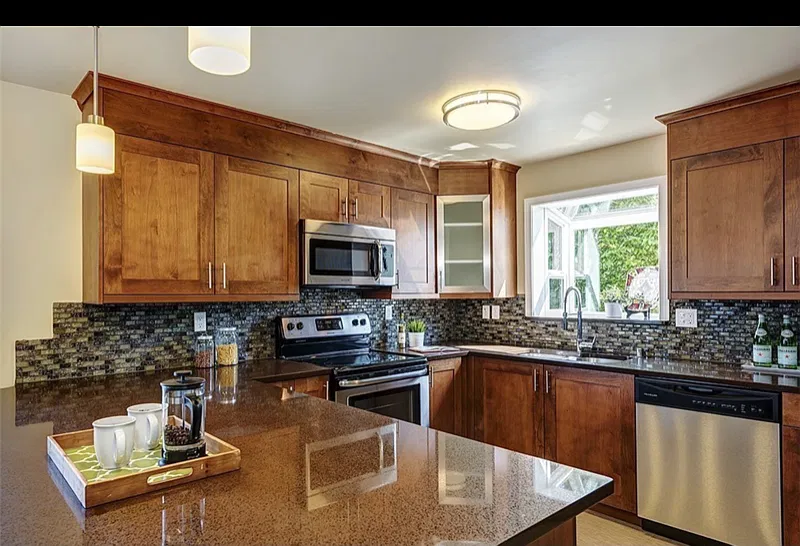 233 3rd Ave N