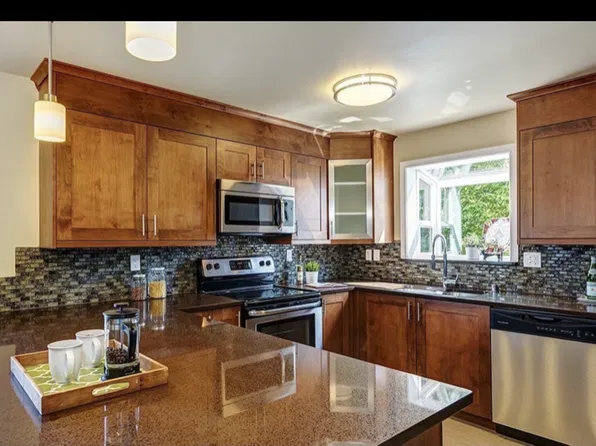 233 3rd Ave N, Edmonds, WA 98020