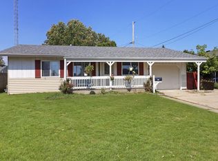 1912 85th St, Kenosha, WI 53143