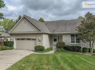 417 NW Ashurst Cir, Lees Summit, MO 64081