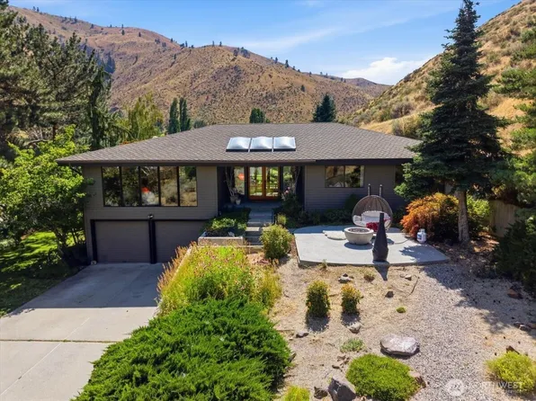 1030 Canyonside Road, Wenatchee, WA 98801