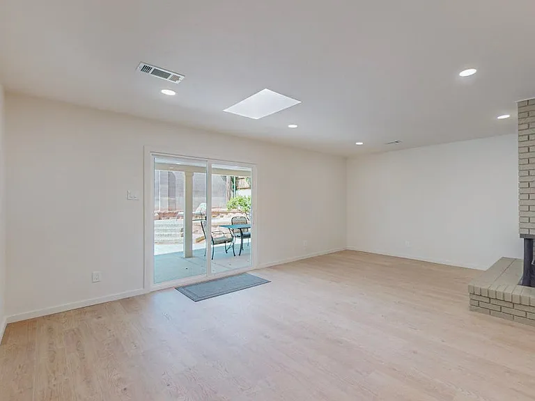 8005 Pickard Ave NE — Photo 22