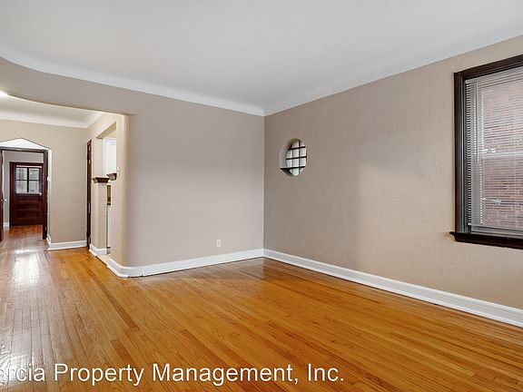 5th image of 4939 Pernod Ave #1F