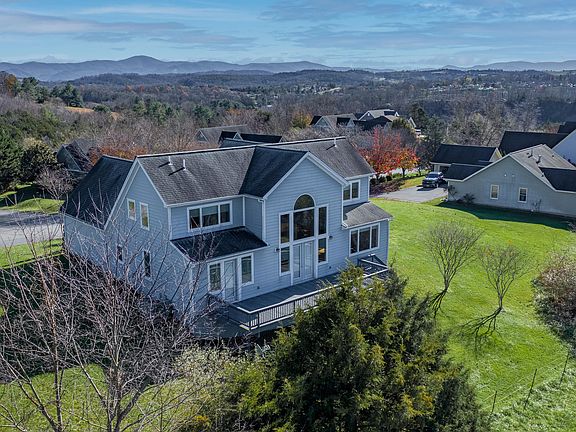 5th image of 55 Woodridge Ln