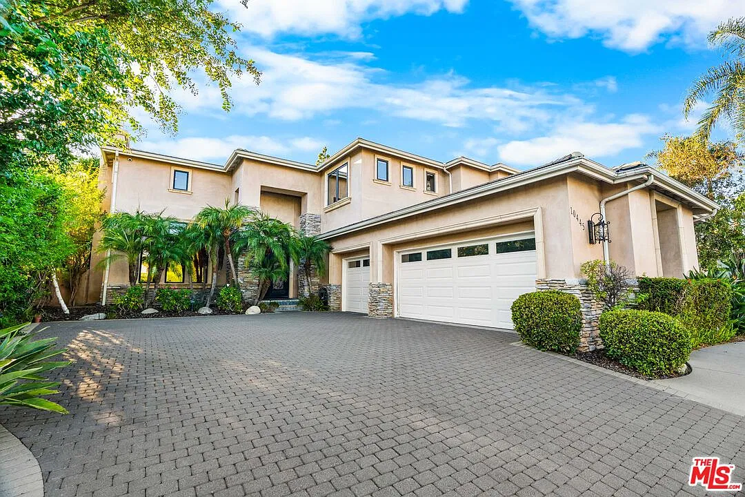 4 bed, 4.5 bath, 3591 sqft, $7,600 — Photo 1