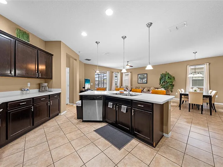 4704 Ruby Red Ln — Photo 37