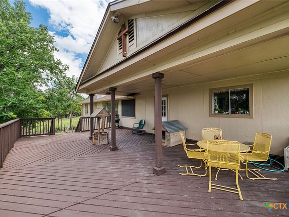 3rd image of 701 Berry Ln
