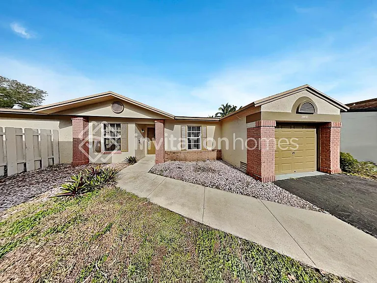 14641 N Beckley Sq — Photo 1