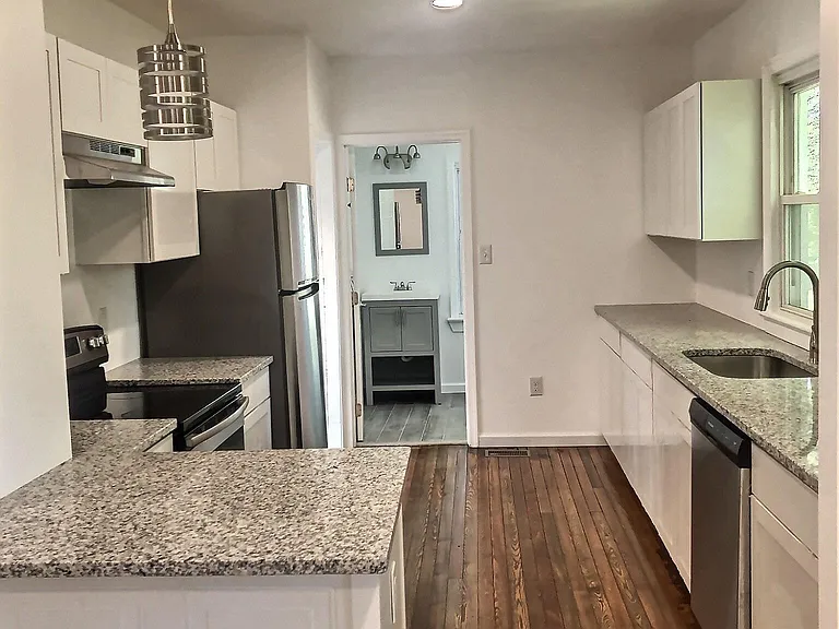 52 Carpenter St — Photo 7