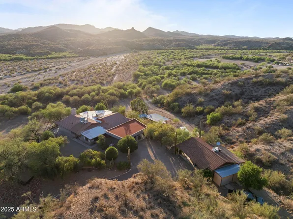 27610 W Gill Road, Morristown, AZ 85342