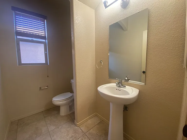 1620 Biscayne Dr — Photo 6