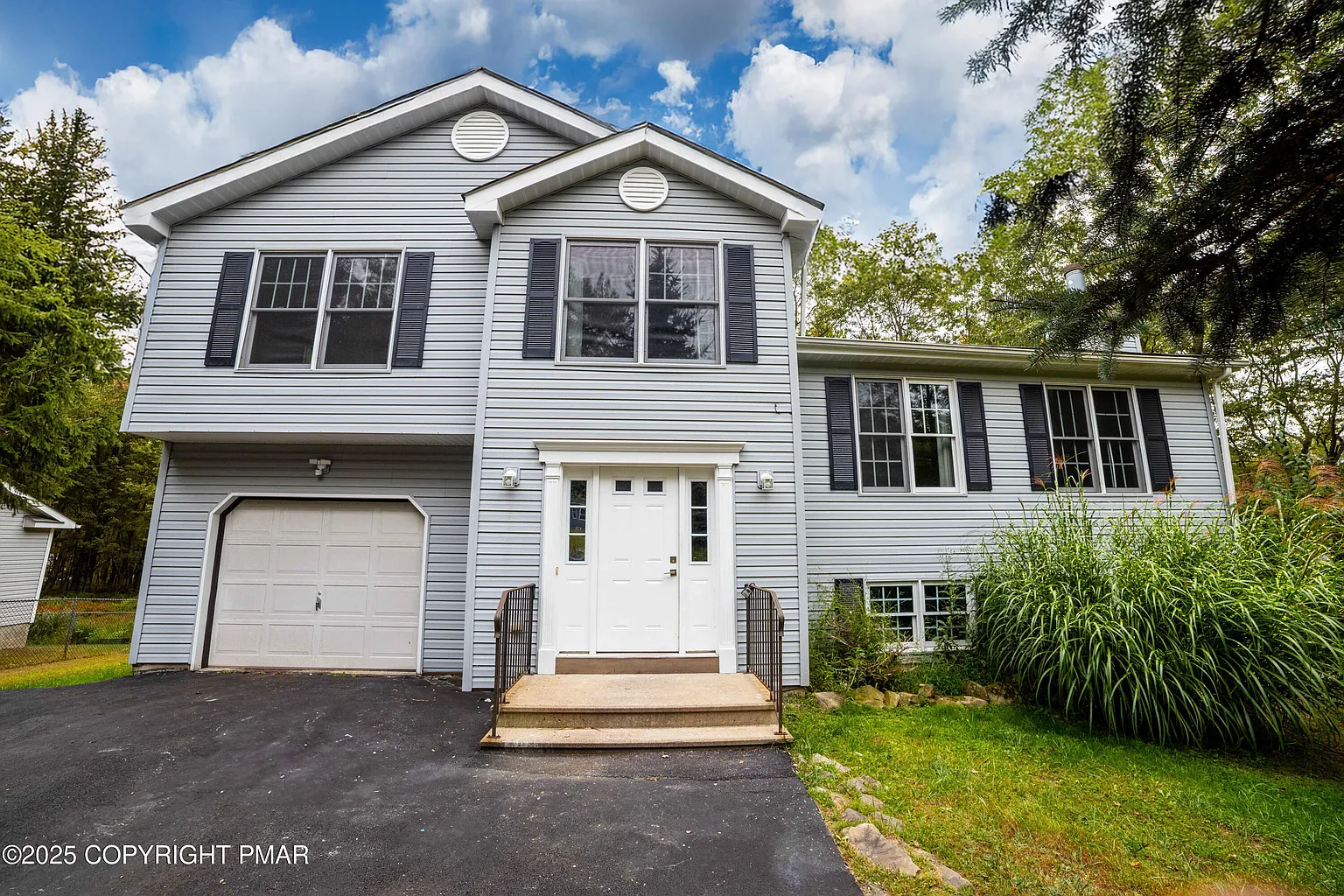 144 Overland Dr photo 1