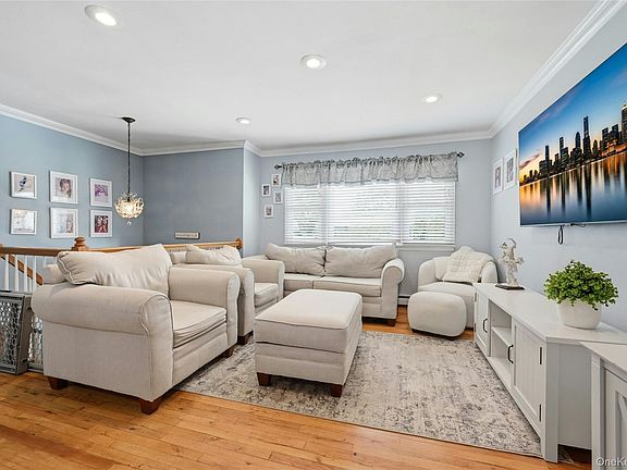 3rd image of 910 3rd Street