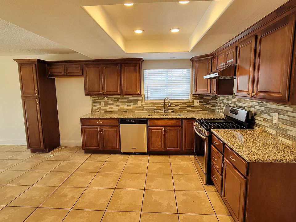 1st image of 9545 Tamarind Ave
