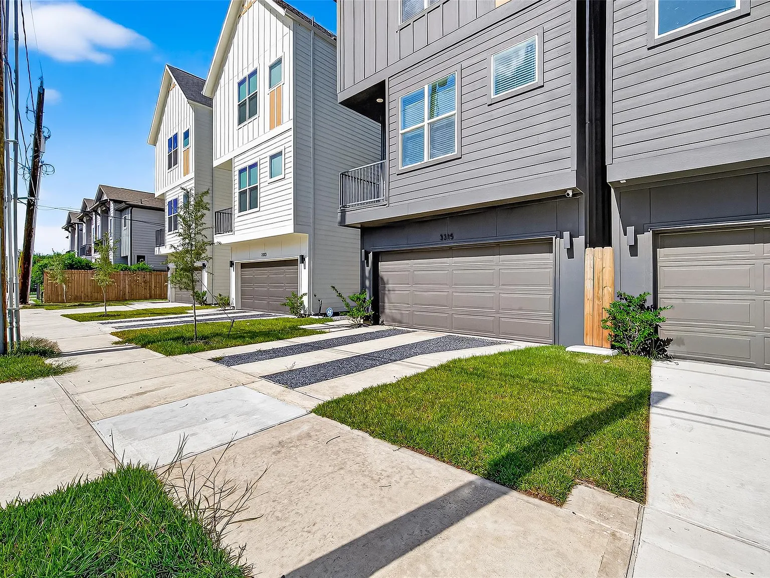 3 bed, 3.5 bath, 1821 sqft, $2,500 — Photo 3