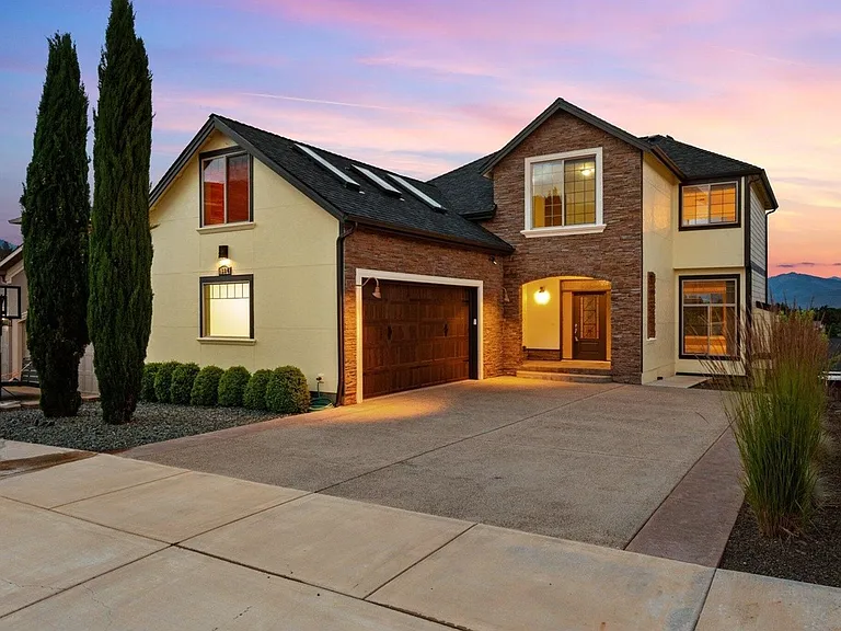 4334 Vineyard Ter — Photo 2