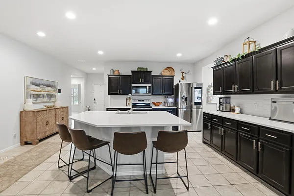 4 bed, 2103 sqft, $2,750 — Photo 4