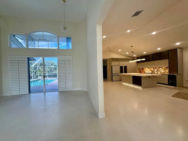7686 La Corniche Cir — Photo 3