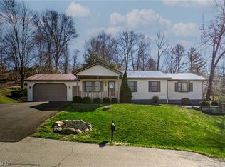 616 N James St, East Palestine, OH 44413