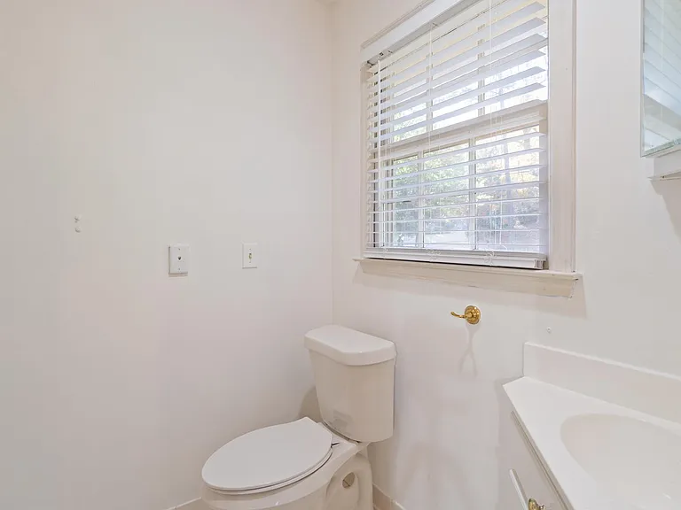 415 Amberidge Trl — Photo 19