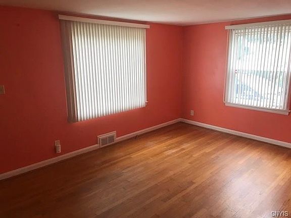 5th image of 105 Byrne Pl