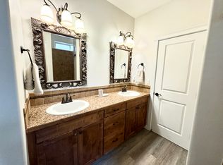 982 E Winding Creek Dr, Eagle, ID 83616