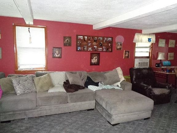 4th image of 939 Jay St