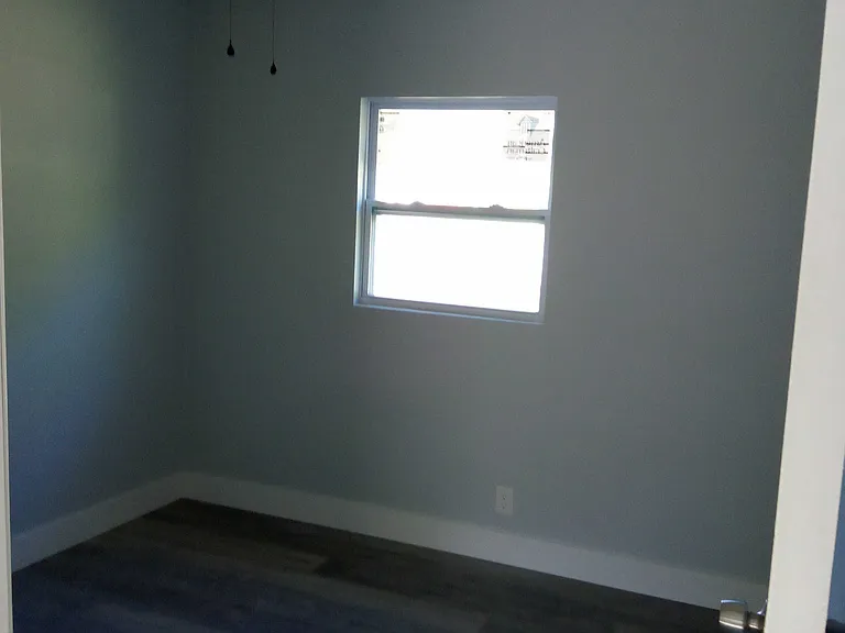 1008 Colyer St — Photo 5