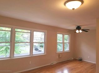 101 10th St FL 2ND, Staten Island, NY 10306