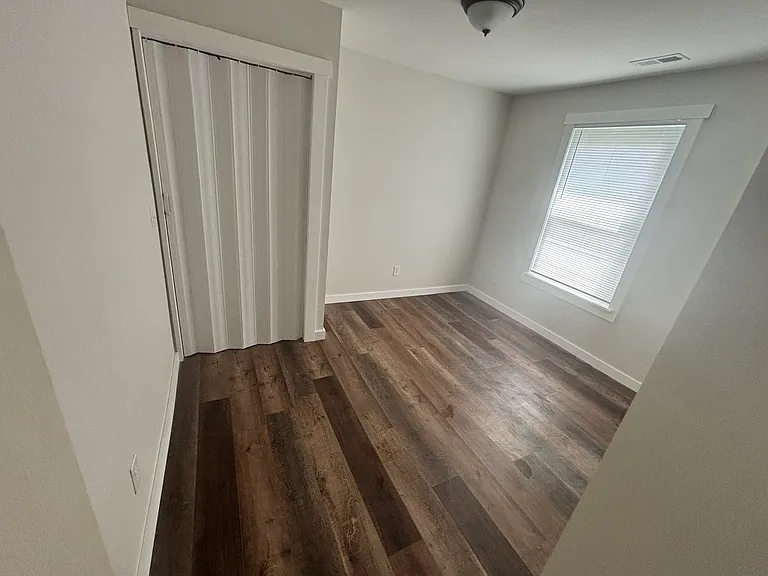 E Cherry St — Photo 2