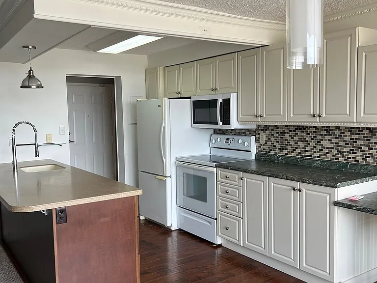 363 Colborne St #905 — Photo 12