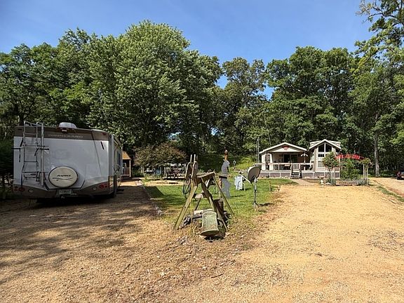 3rd image of 2 17/18 Woodhaven Lakes