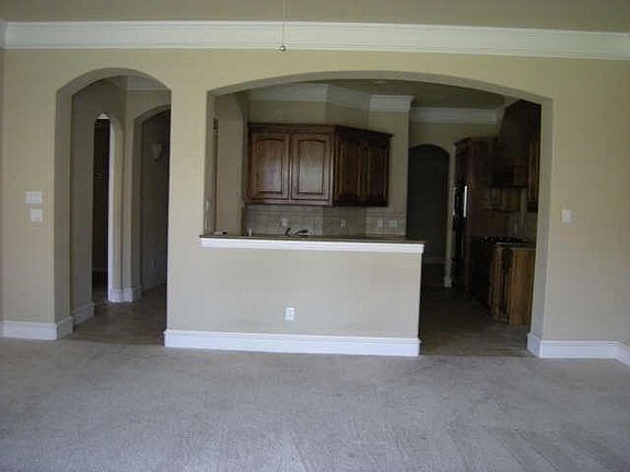 3rd image of 24 Clear Pond Dr
