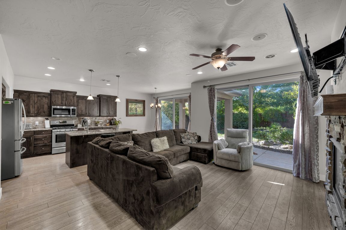 next background image