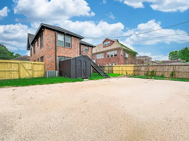 2511 Arbor St — Photo 15